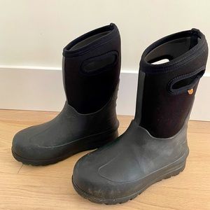 Bogs kids Neo-Classic solid rain/snow boots size 4